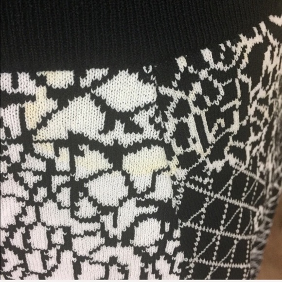 SALE
 Banana Republic Circle Pattern Skirt A86 - Picture 6 of 6